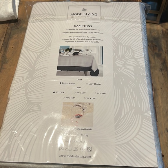 100% linen tablecloth. Mode Living Hamptons collection. Oeko-Tex certified. - Picture 3 of 6